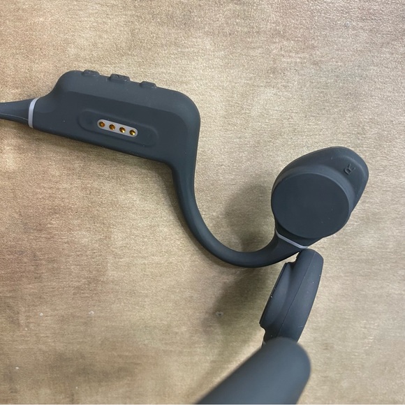 Outlier Free Wireless Bone Conducting Headphones - Picture 2 of 6